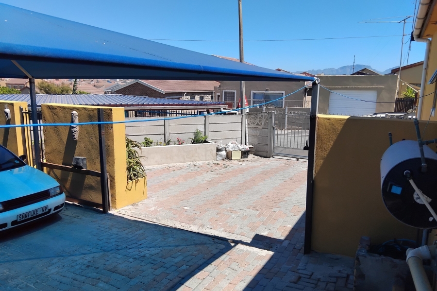 5 Bedroom Property for Sale in Strandfontein Western Cape